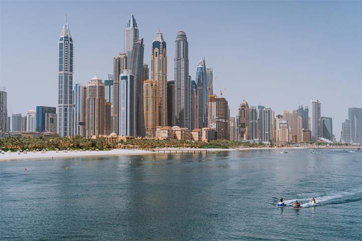  luxury yacht cruising in Dubai Marina